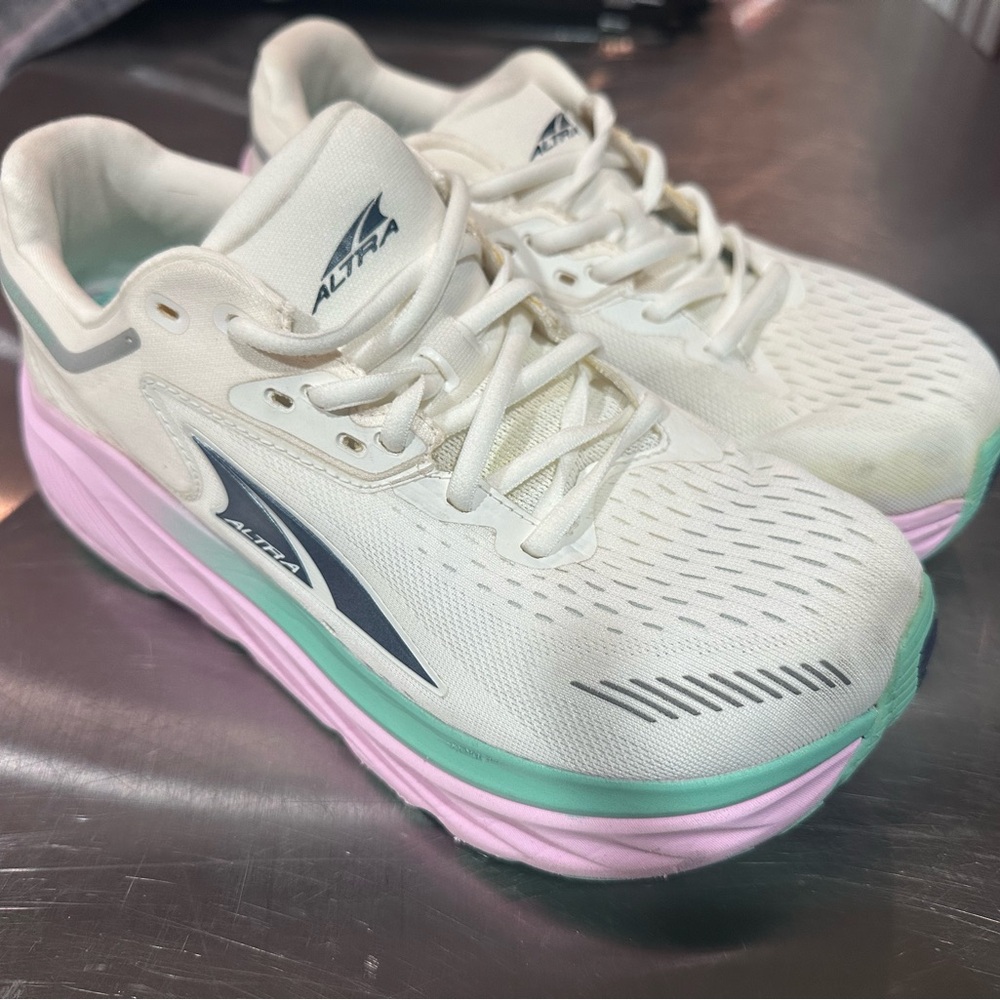ALTRA Via Olympus Womens size 8 EUC